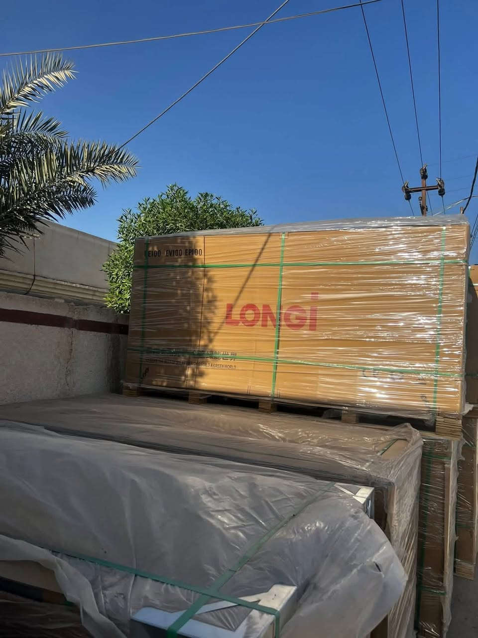 توفر الواح لونجي x10  645w
وجهين كيبل طويل 
جملة فقط
سعر القطعه ١٦٠.٠٠٠ الف فقط
***********وتس اب 
توفر حاويه كاملة
