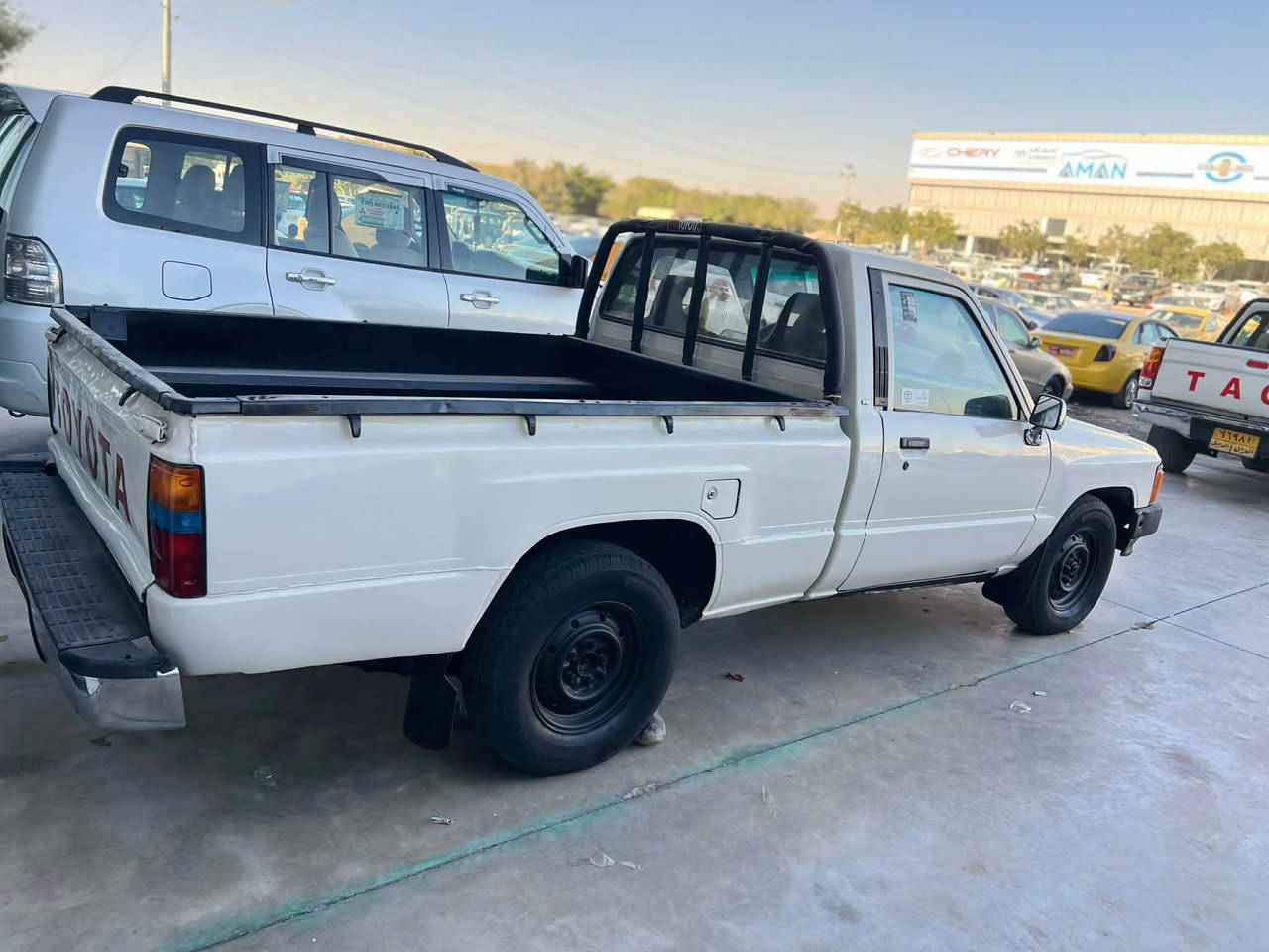 ئەم توێتە جوانە بۆ فرۆشتن مۆدێلی ٨٥ مەکینەو گێڕی بە شەرت نە زەربەی هەیە نە لێدران بەخێک کراوە لە سەر ساقی سەیارەکە ماڵی کەسابەت و ئیشو کارە ناوی لە دەرۆی جوان ترە چوار تەیەی لۆکی بۆ بەستراوە سەیارەکە ماڵی دۆشتە نرخەکەشی ٢٧ گڵاو مەجالێکی برایانە 
ژ.م *********** كالار, السليمانية
