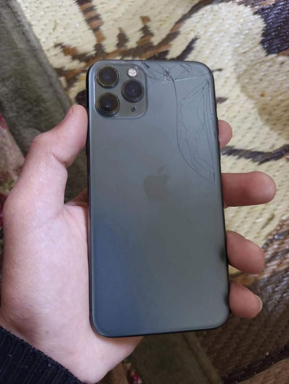 السلام عليكم عندي هاذ الايفون 11برو مابي اي عيب شاشا امبدله بطاري بشرط انطيه وزادن ويا شاشا الك هديه السعر165 وبي مجال قليل 

هاذ رقمي شراي انتصال ***********
