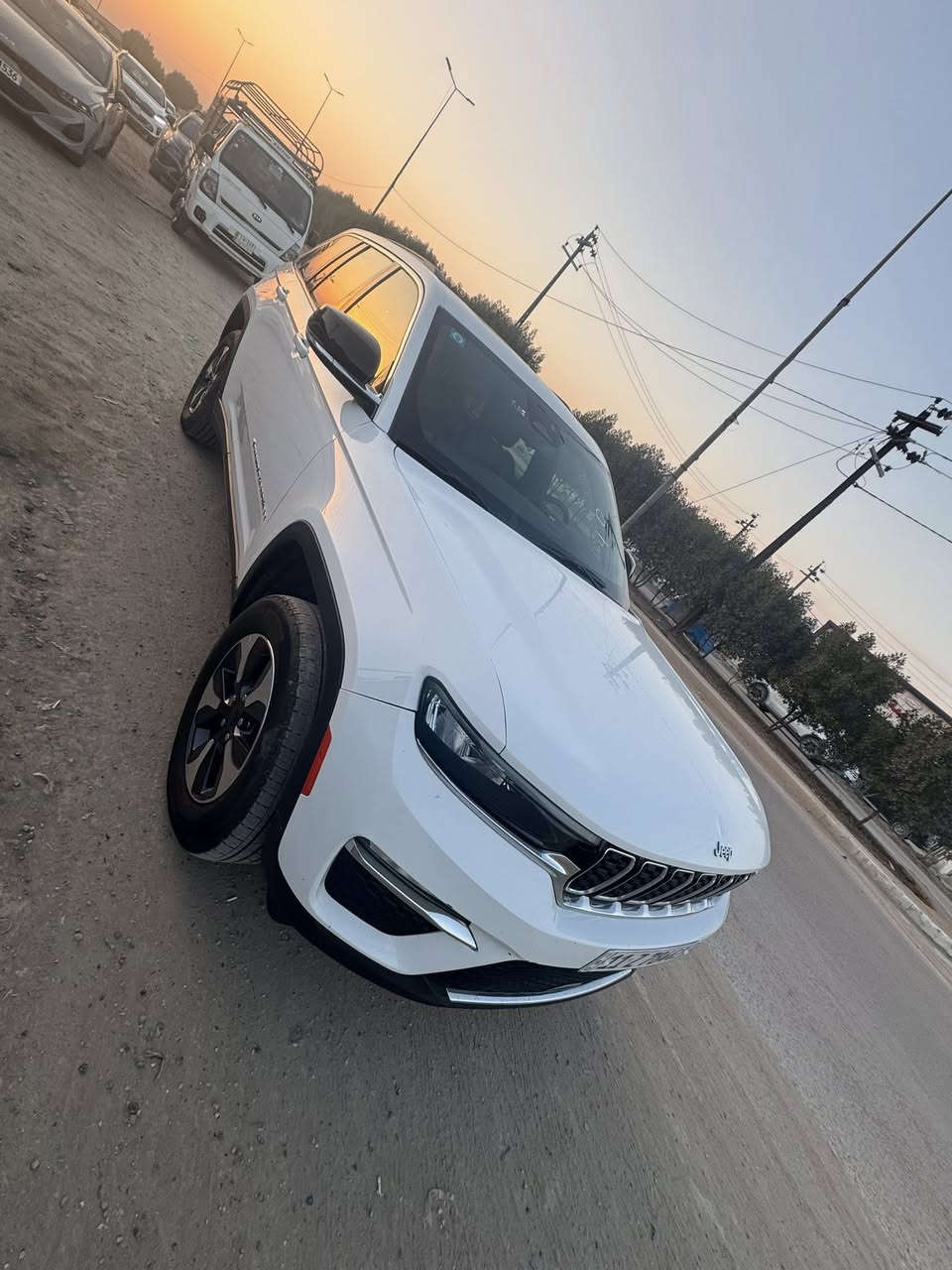 جيب لمتد وارد كلين تايتل
مكينة 2000 تيربو 
بانزين+هايبرد+بلك ان
مواصفات فول
رقم بغداد
السعر:$35.000
للاستفسار:***********
