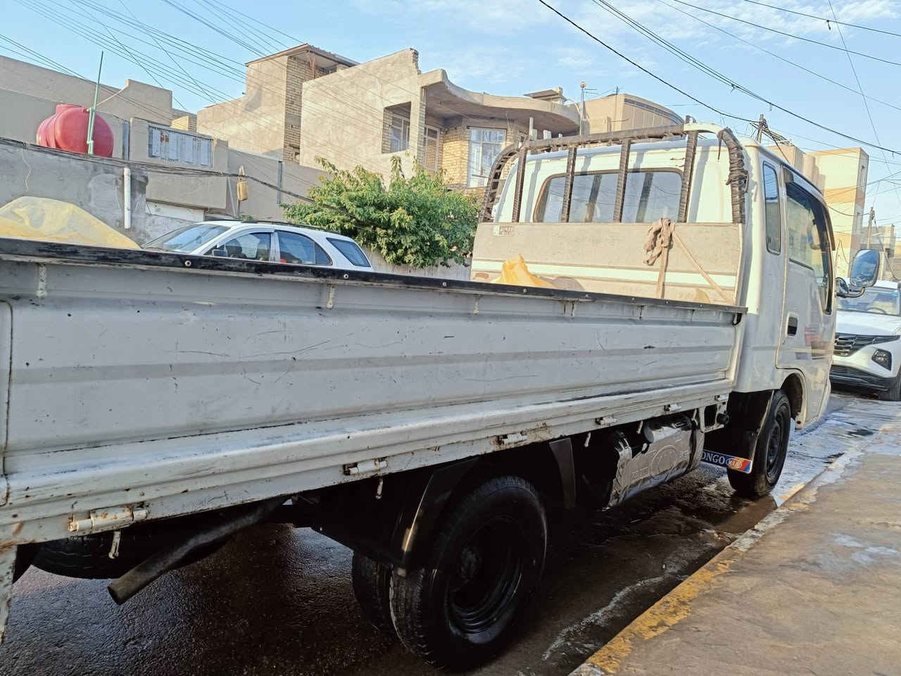 السلام عليكم سياره ام عيون للبيع موديل 2001 ام حاكيه بسمي بلاديه سعر 75 وبيها مجال ***********
