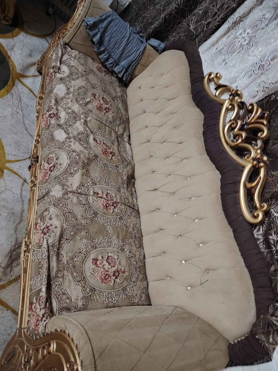 السلام عليكم
تخم للبيع 10 مقاعد درجه اولا بس ينرلدله صيانه للمقاعد
او بعد ويا هم قنفه ام اثنين
مكاني الكاظميه
راسلني او تدلل


**إذا كنت صاحب هذا الإعلان وتريد حذفه لأي سبب، رجاءا أرسل رسالة إلى الدعم الفني**