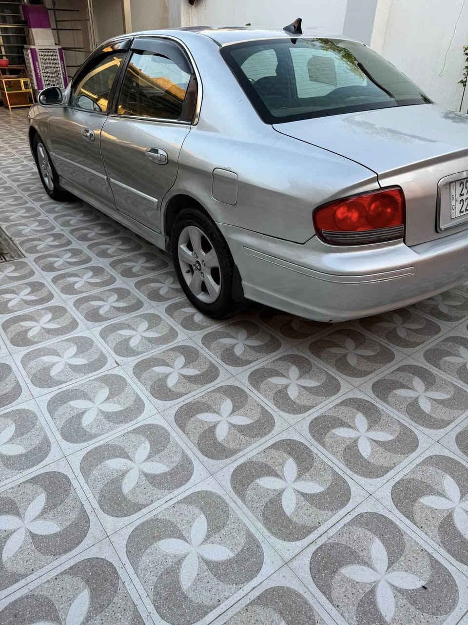 سوناتا وفود موديل 2001 وارد خليجي رقم واسط دولي 
سنويه جديده لل 2030 مصبوغه احزام مكفوله من الحادث 
محرك 2000 المرغوب جاهزه من كلشي محرك اوكير اوحداديه او تخم تاير كله جديد تبريد ثلج كهربائيات كلها شغاله سنتر لوك شاشه تايرحجم 16 بلاد السعر 58 اوبي مجال مكاني بابل القاسم ع للاستفسار اتصل *********** الرقم بي واتساب
