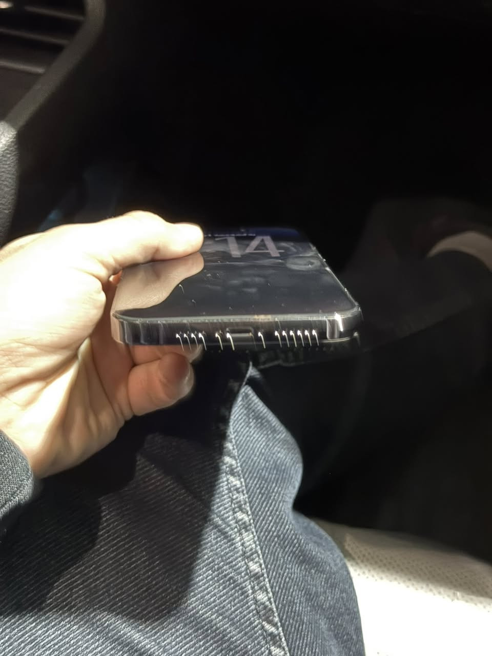 سلام عليكم 
ايفون 14 برو ماكس دبل سيم كامل أشياء 
للبيع
256 كيكا 
جهاز مامفتوح جدا نضيف بطاريه ٨٦ 
دبل سيم
اي استفسار ***********
سعر ٩١٠
