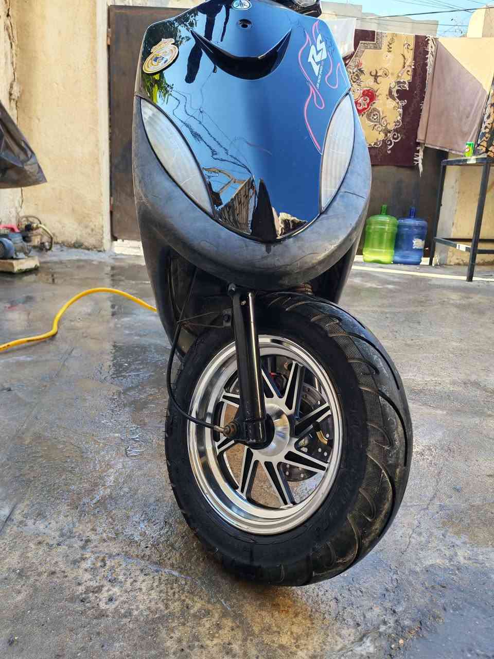 السلام عليكم : 
ماكس عدله رياضي 55 بوشه + صالصنه رياضي + سلف رياضي + ولفات جديده مرتبه + هندر كامل جديد بلاضافه غراضهه البدلاديه موجودات يتكونن من ( صالصنه + البوشه البلادي + الكفرات ) متوفرات تاخذهن وي دراجه 
دراجه بيهه نقوصات حالهه حال اي دراجه ونقوصات بسيطه 
والسعر خاص ( واتساب او اتصال / *********** )
