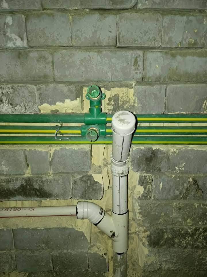 تأسيسات كهربائية وصحية عامة 
***********
