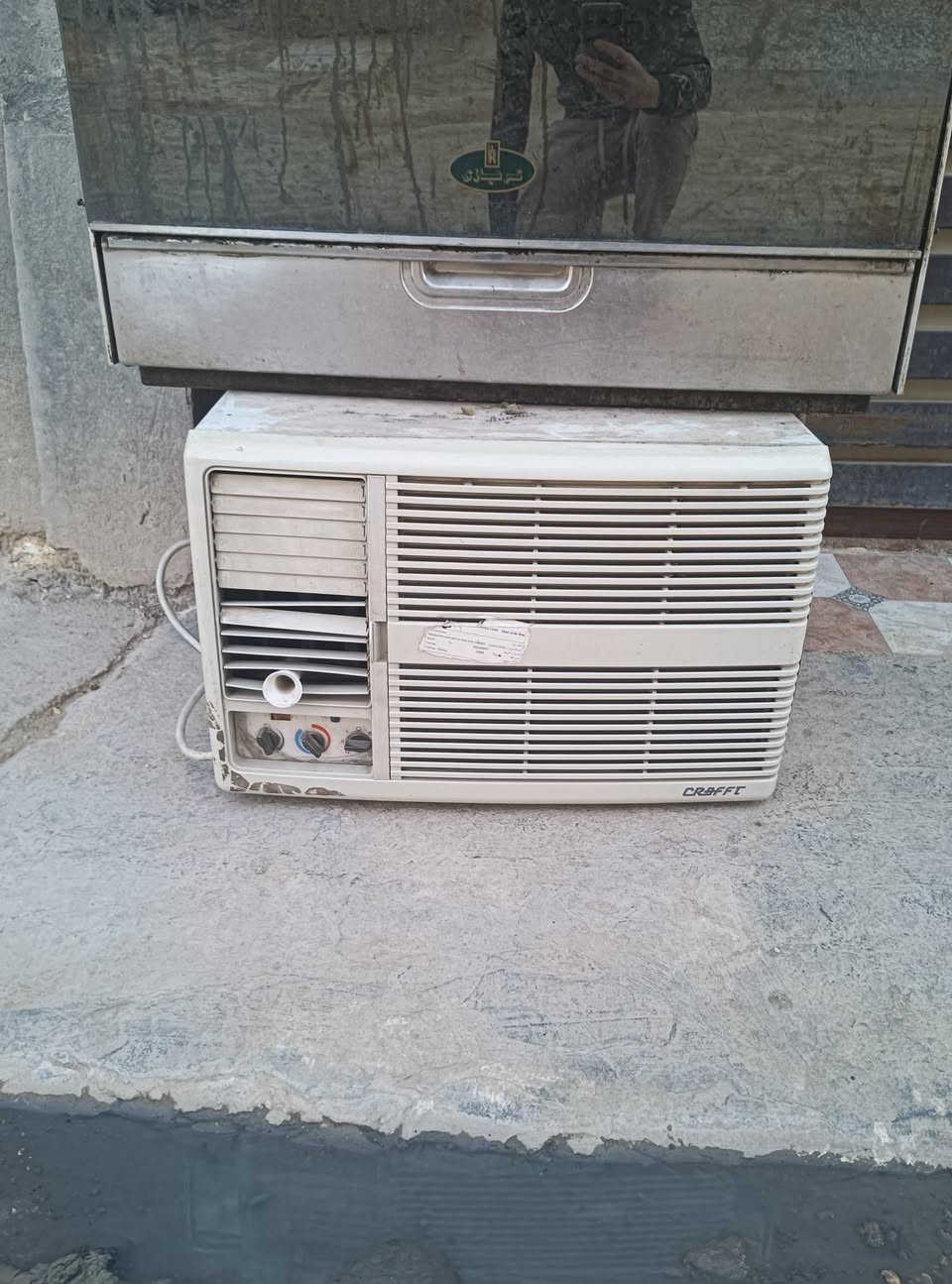 مكيف وطباخ للبيع اثنينهم شغالات بابل 
الرقم 7816128004 واتساب
