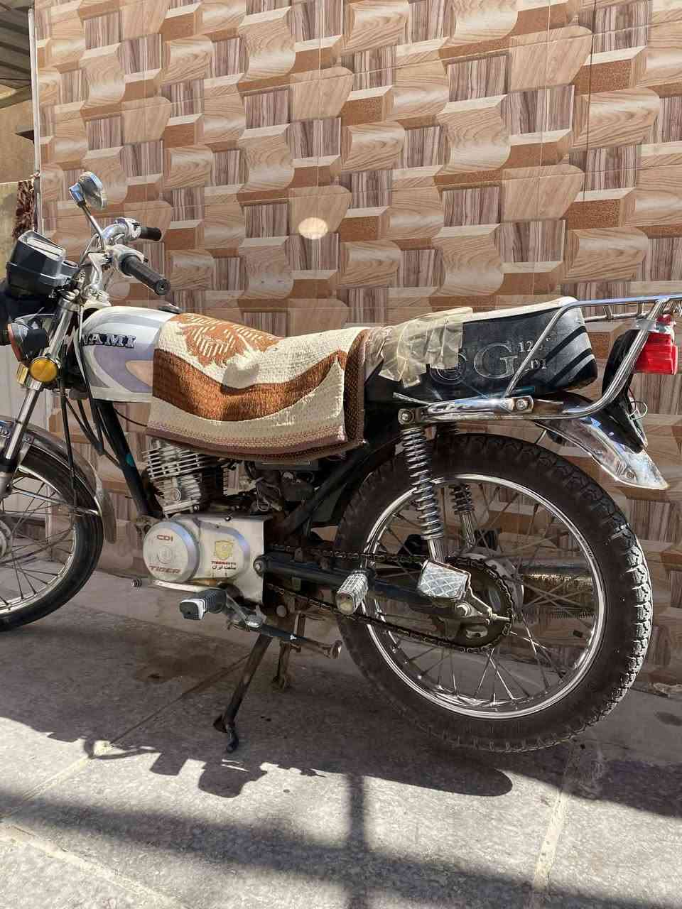 دراجه تايكر اصولي ونضيفه السعر 450 بيه مجال لخاطر لجيه ***********
