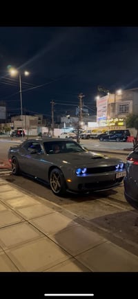 جالنجر SXT • ٢٠١٨ • اسمنتي