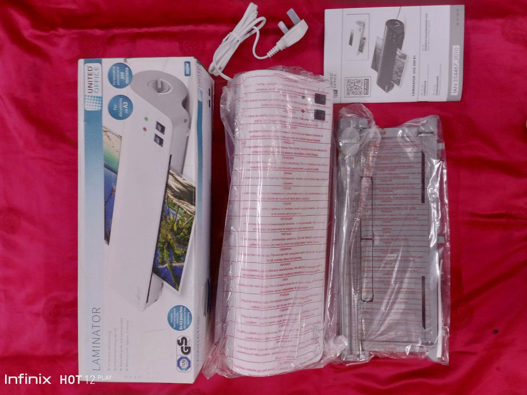 #كابسةهويات_الحجم الاكبر A3(جهاز كبس حراري) مع قاطعةورق الجهاز بالكارتون الصناعةالماني تم تخفيض السعر الى 25 ألف فقط الجهاز يكبس كل الاحجام A3/A4/A5/A6 بيه عتلةامان جانبية مع امكانية التغليف ع البارد بواسطةاستخدام الدگمة. HOT   COLD الموجودة بواجهةالجهاز  معلومةمهمة جداً الجهاز جديد الماني 🇩🇪 يستخدم لتغليف المستمسكات  والصور وكل شي حابين تكبسوه او تغلفوه يتوفر   باللونين الابيض والاسود الحجز على الخاص اجرة التوصيل لكل المحافظات 5ألاف فقط


**إذا كنت صاحب هذا الإعلان وتريد حذفه لأي سبب، رجاءا أرسل رسالة إلى الدعم الفني**