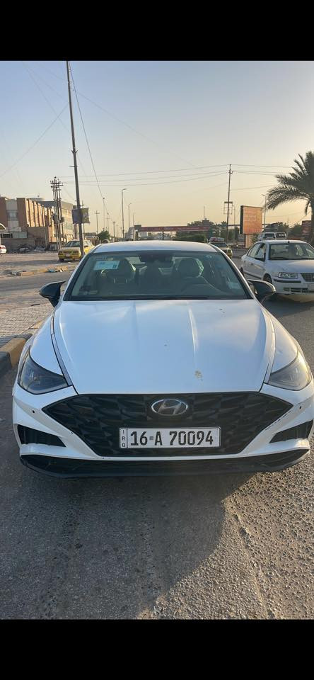 سوناتا موديل 2020

اللون ابيض

رقم قادسية انكليزي

مواصفات 

شاشه كبيرة

كامره

لايت اربع عدسات

بصمة

رادار امامي

رادار خلفي

رادار جانبي

لد امامي خلفي

ويل كب

توقف ذاتي 

قياده ذاتيه

تنبيه خروج عن المسار

تحديد مسار 

فول تحكم ستيرن

كشن السائق كهرباء

مقاعد مخمل 

تدفئه بالكشنات

تبريد بيانو

ترحيب عند الاقتراب

صندوق ذكي

تشغيل عن بعد

محرك 2500. تنفس طبيعي

تخم تاير صار اقل الشهر 

ضايف عليها منضومة غاز 
يعني انس صرف ودوانز 
سياره صار بيها رصعات اثر حالوب 
ضربة جاملغ ايمن امامي وصبغ بنيد 
السعر ١٤٠ وبيها مجال 
رقم بي واتساب ‭٠٧٨٣ ٥٠٠ ٦٧٢٢‬
