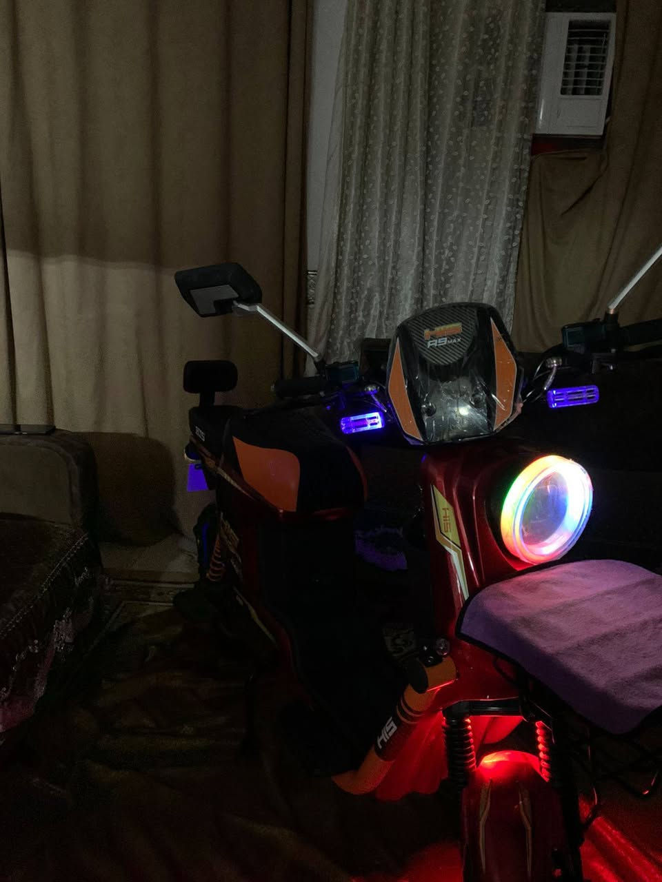 سلام عليكم
دراجه شحن  R9MAX موديل 2026
للبيع دراجه نضيفه ومامستعمله هواي سعره750وبيه مجال
مكاني بغداد شهداء البياع
تحب تتواصل هذا رقمي ***********
او تراسل عل خاص
