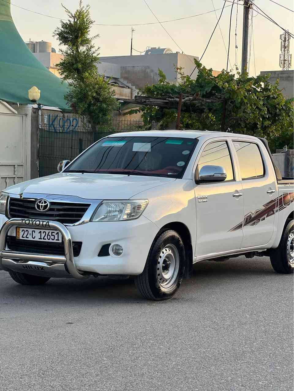 ﷽ 

تۆێتا هایلۆکس مەرزیە٢٠١٣ دوو پەڵە ساردی هەیە تەنها دۆسەی لای سایەق بۆیاخە قەپاخ مەکینەی کراوەتەوە سەنەوی و ژینگەو رێگاو بانی و کامل تا ٢٠٢٨ نوێیە  لەدەعامی بۆ دەعامی بەشەرت چرکەی تێدا نییە
***********
سعری ١٨٠ و مەجال أربيل, العراق
