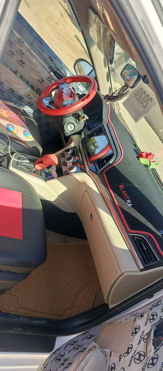 النترا خليجي موديل 2020 
محرك 2000
مكفوله فقط بارد بلبنيد 
السعر 155 وبيه مجال قليل
***********
