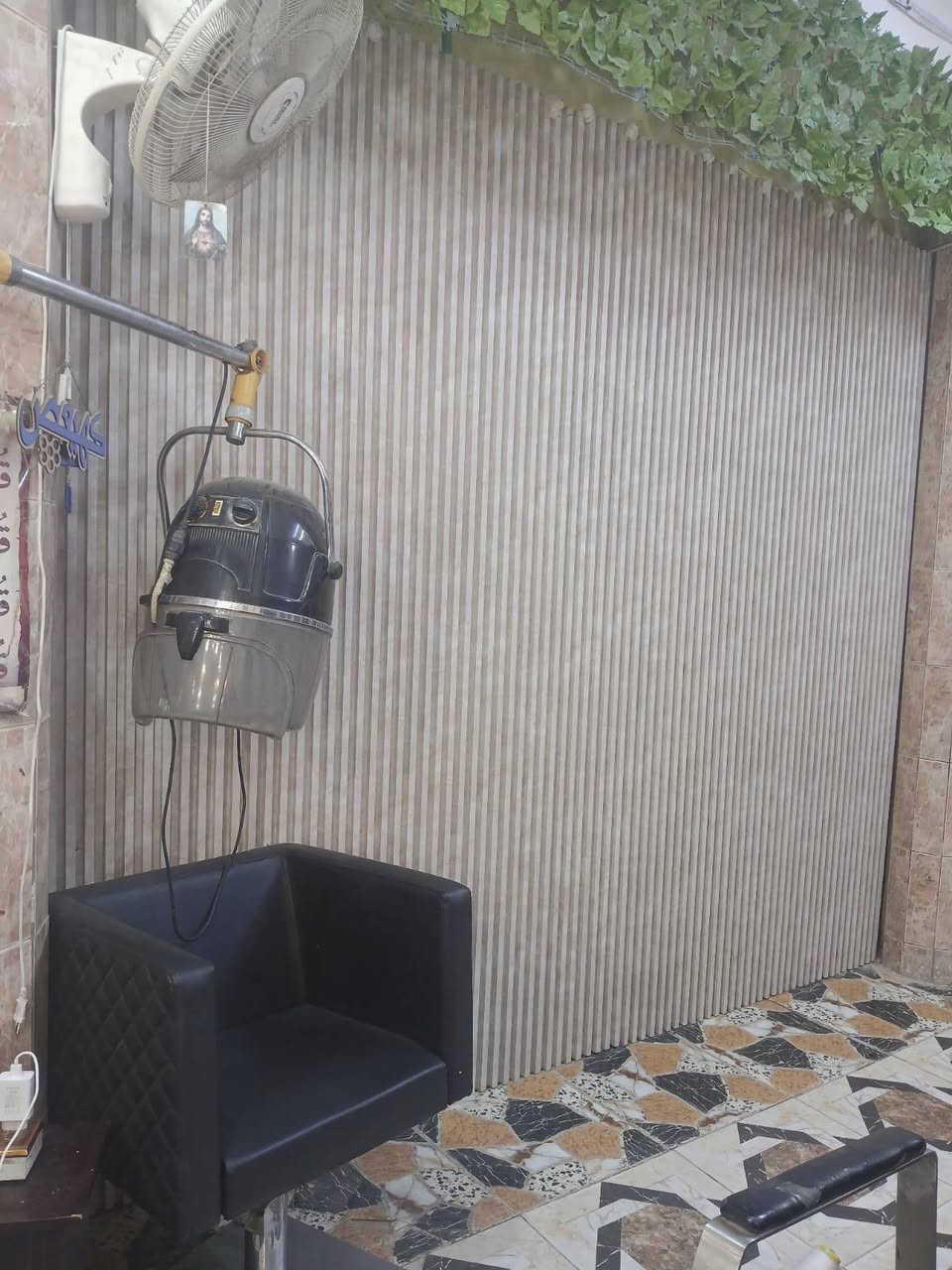 صالون نسائي  للبيع دافعين إيجار سنو
سبب البيع عدم التفرغ  عندي صالون ثاني 
موثث من. كل شي
ميز تركي مرتب 
تخم جلد تركي مرتب 
مغسلة شعر  كبيره
 كرسي حلاقة 2 
عارضة اصباغ
 مواد تجميل مكياج تسريحات 
مروحة سقفية
گدر شمع
هيدروفيشل جهاز تنظيف بشره 
سشوار كاويه. مشط حراري برم ناعم خشن 
جهاز حراري ميش 
 جهاز تاتو مع ملحقاته
  غلاية
 تانكي ماء
 ستول
 يعني متخسر. گشايه   تباشر بالعمل.
اوكسجينات  بلوندر ات اصباغ عارضه  كامله
بوسترات   اعلان الصالون يبقئ مينشال
السعر 5مع الإيجار السنوي 
***********
