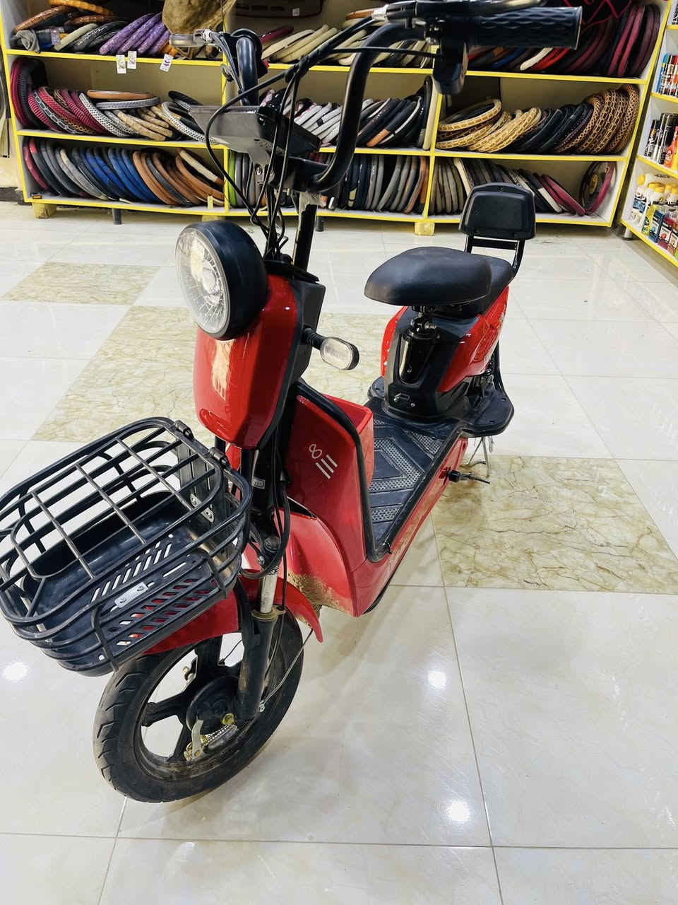 دراجه شحن للبيع جديده  مكان الديوانيه
مستعجل ع بيعتها التواصل ***********

