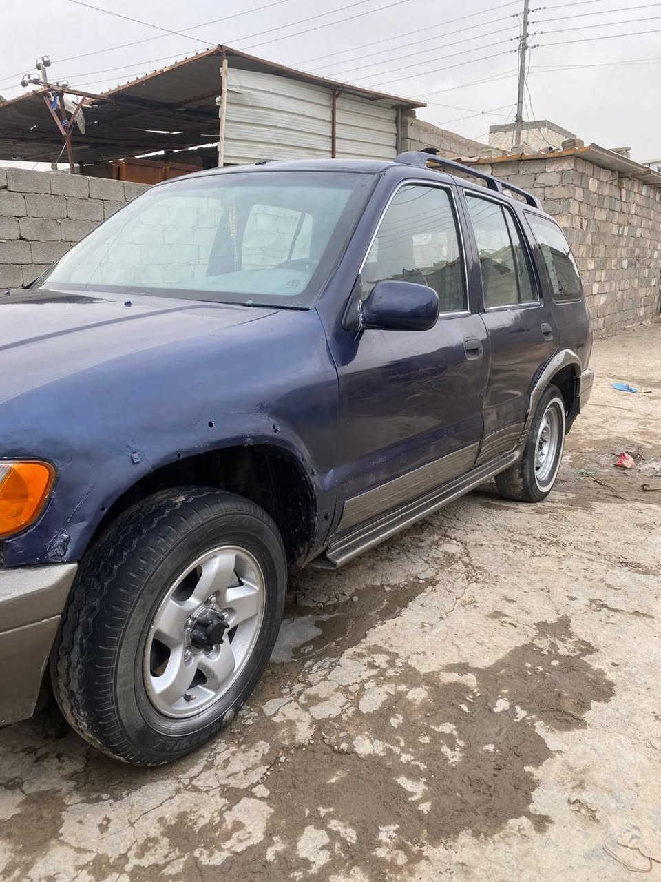 تفاصيلها
سياره دوج 
مديل 1992
بلكات جدد لآيتات كهربائية نضيفه وشغاله 
واشتغل عليها 
الغرفه حلوه ومرتبه كل التكاليف كلها علي مال تحويل والغرامات اني ادفعه سياره نظيفه وحلوه انت عليك بس تغير الرقم الجديد رايدها28 
الشراي يتصل على رقم ***********
