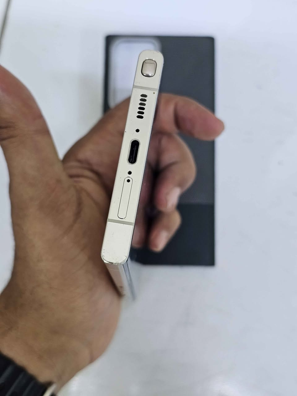📱 Samsung Galaxy S23 Ultra 
جهاز مميز جداً لون أبيض (لون راقي ونادر)، بحالة ممتازة جداً كأنه جديد👌🤍💫
✅ السعة: 256GB
✅ البطارية: 100%
✅ شاشة كبيرة ودقة عالية جداً
✅ كاميرا 200MP تصوير احترافي
✅ أداء قوي وسريع للألعاب والتطبيقات
✅ يدعم قلم S Pen
الجهاز نظيف جداً، بدون مشاكل، جاهز شرط الفحص

📍 الموقع: بابل

💰 السعر: 770 فقط❤️💫

يوجد توصيل لكافه محافضات العراق✈️✈️✈️

للتواصل خاص🤍💫 حلة, بابل


**إذا كنت صاحب هذا الإعلان وتريد حذفه لأي سبب، رجاءا أرسل رسالة إلى الدعم الفني**