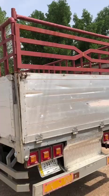 فوسه بزون مديل 2000اصل رقم بصره سته وربع بلاد شاصي عريض محرك 16عادي السعر 175 وبيه مجال اتصل ***********
