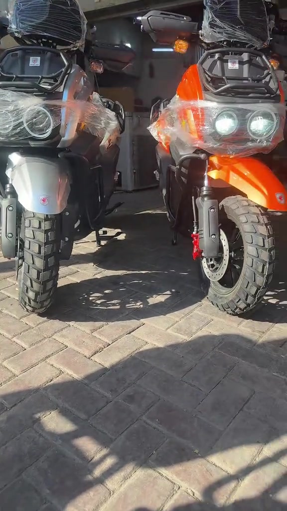 🔥 السلام عليكم زبائن معرض أبو يوسف للدراجات الكهربائية 🔥 وصلت من جديد الدراجة الأباشي أم عيون لدى معرض أبو يوسف للدراجات الكهربائية، وبمواصفات قوية تناسب عشاق القوة والأداء. ⚡ المواصفات: ✅ محرك 3000 واط ✅ سرعة تصل إلى 125 كم/ساعة ✅ بطاريات 6 مصرات بمدى يصل إلى أكثر من 80 كم حقيقي ✅ دسك أمامي وخلفي ✅ نظام فرامل ABS مانع للانزلاق ✅ دبلات غاز ✅ تايرات جبلية مقاس 12 ✅ دبل إشارة ✅ رجوع للخلف ✅ بلوتوث 📍 زورونا في معرض أبو يوسف للدراجات الكهربائية واستمتع بأقوى العروض وأفضل الأسعار. 📞 للاستفسار والحجز:*********** العنوان الاعظميه شارع عشرين قرب جامع نشميه✅🚀
