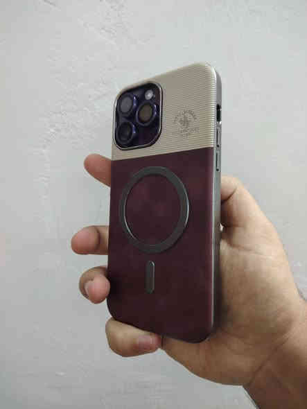 بغداد 
سلام وعليكم مكلف بل نشر الجهاز مال صاحبي 14 برو ماكس للبيع ذاكره 256 الجهاز نضيف حيل فقط مبدل شاشه نوعيه اصليه حيل الجهاز نضيف بس اعتاز فلوس الولد السعر 680 وبي مجال المكان بغداد البياع رقم الهاتف ***********
