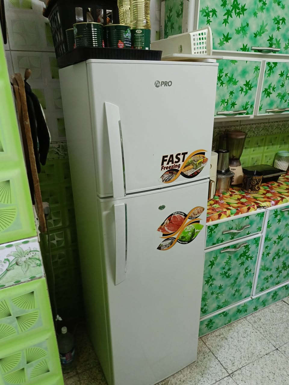 السلام عليكم ثلاجة للبيع مكان بغداد المشتل جديدة مثل ماموضح بل فديو السعر200 الف ***********
