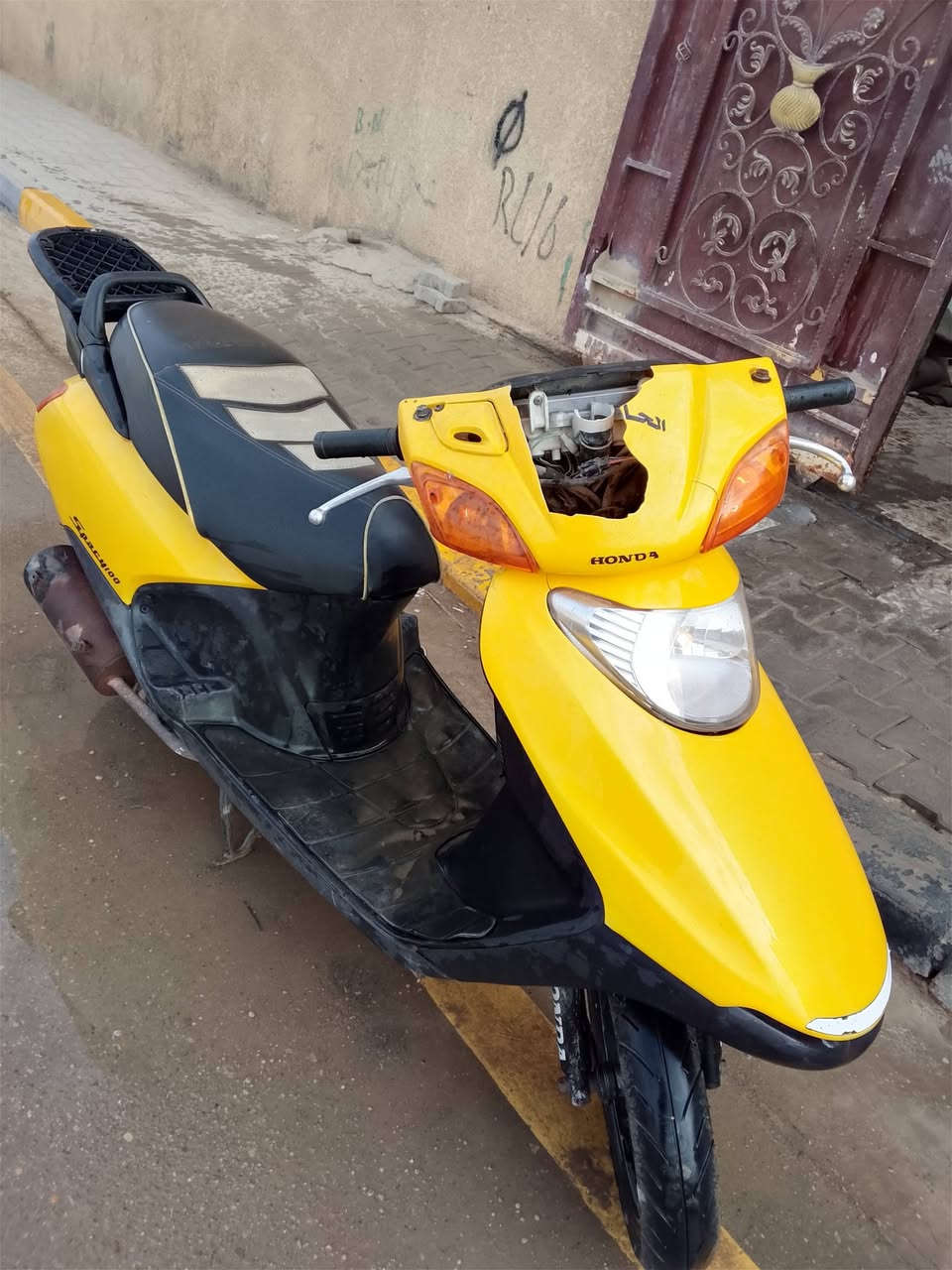 سبيسي ياباني مجفته مره وحده بيها بس هذا الضرر بالكفر بسيط وكلها شغاله دراجه خير من الله سعر خاص لو اتصال ***********مكاني كوت
