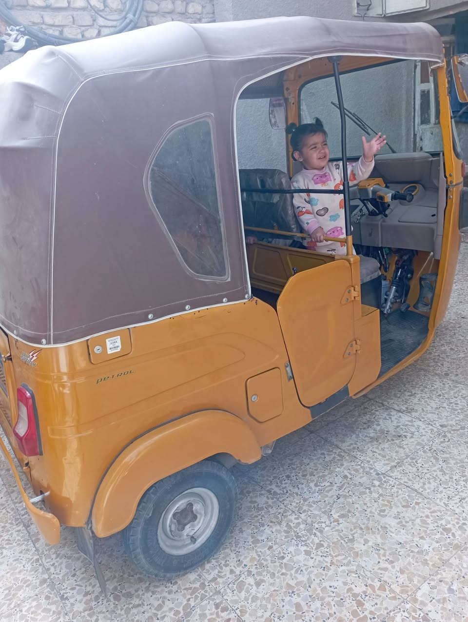 السلام عليكم شباب تكتك 21 رقم وسنويه انكليزي بغداد مدينه الصدر السعر 7500 وبيهه مجال بسيط ***********
