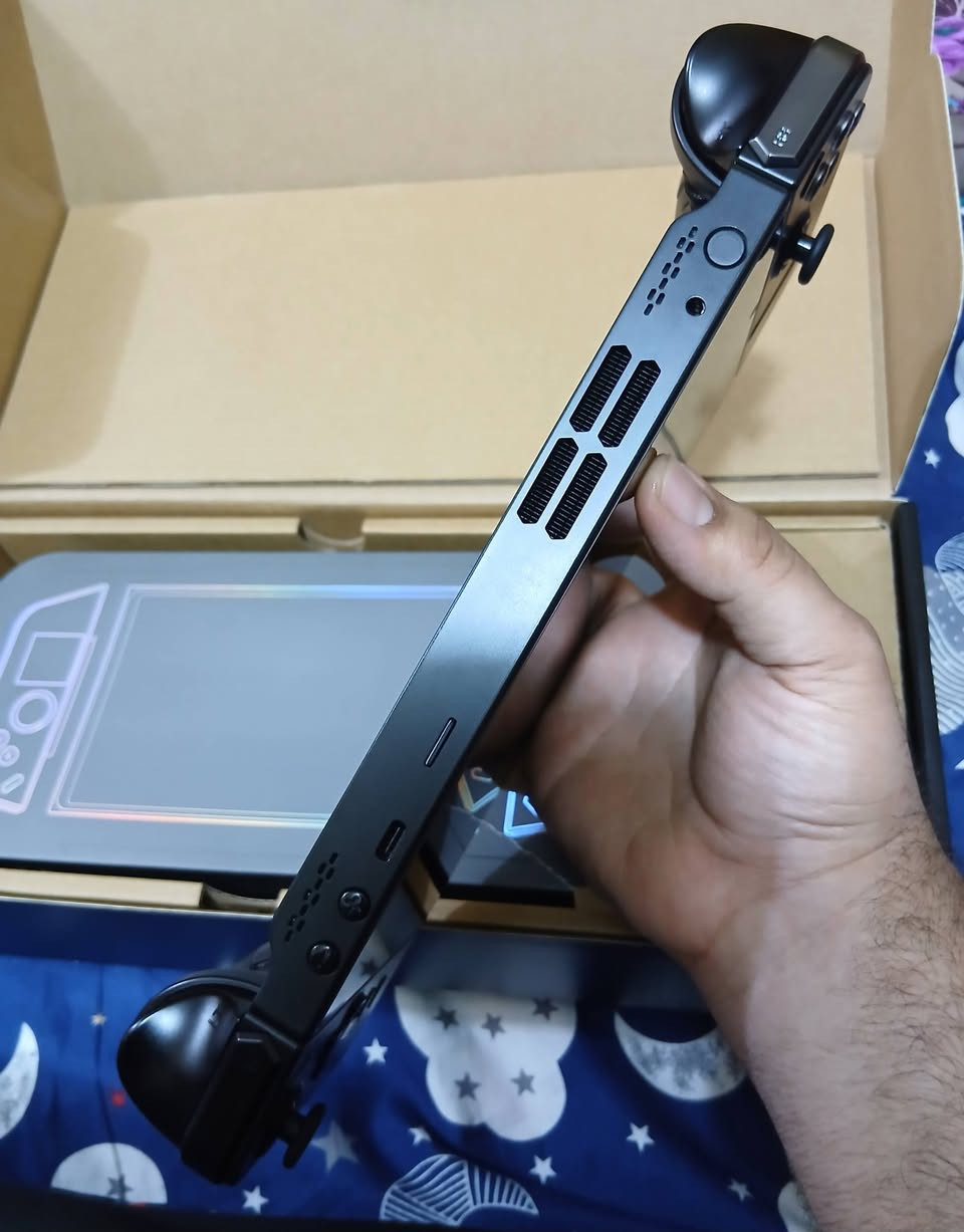 سلام عليكم لينوفو ليجن كو 
ذاكره 1 تيرا بطارية 98%
ورام خارجي256 محل عليه محاكيات والعاب هواي
غراضه كامله الاصليات مابيه لا شخط ولا طخه
ومنزل عليه اقوى العاب 
Pes 2026 كامله انتقلات 
Gta v
Gta iv شخصيات 3 
Red dead redemption 2
Medal of honor
هذا رقمي ***********
مكاني بغداد الحبيبية
