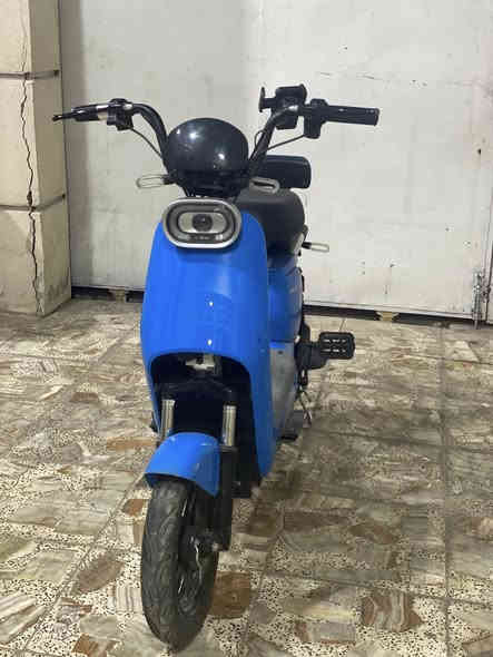 سلام عليكم ورحمة الله وبركاته شباب دراجه شحن حجم 24
-3سرع وتمشي خمسين حقيقي 
-4بطاريات
-مسجل بلوتوث 
-دراجه كامله عل اخير
-السعر (250)
***********
