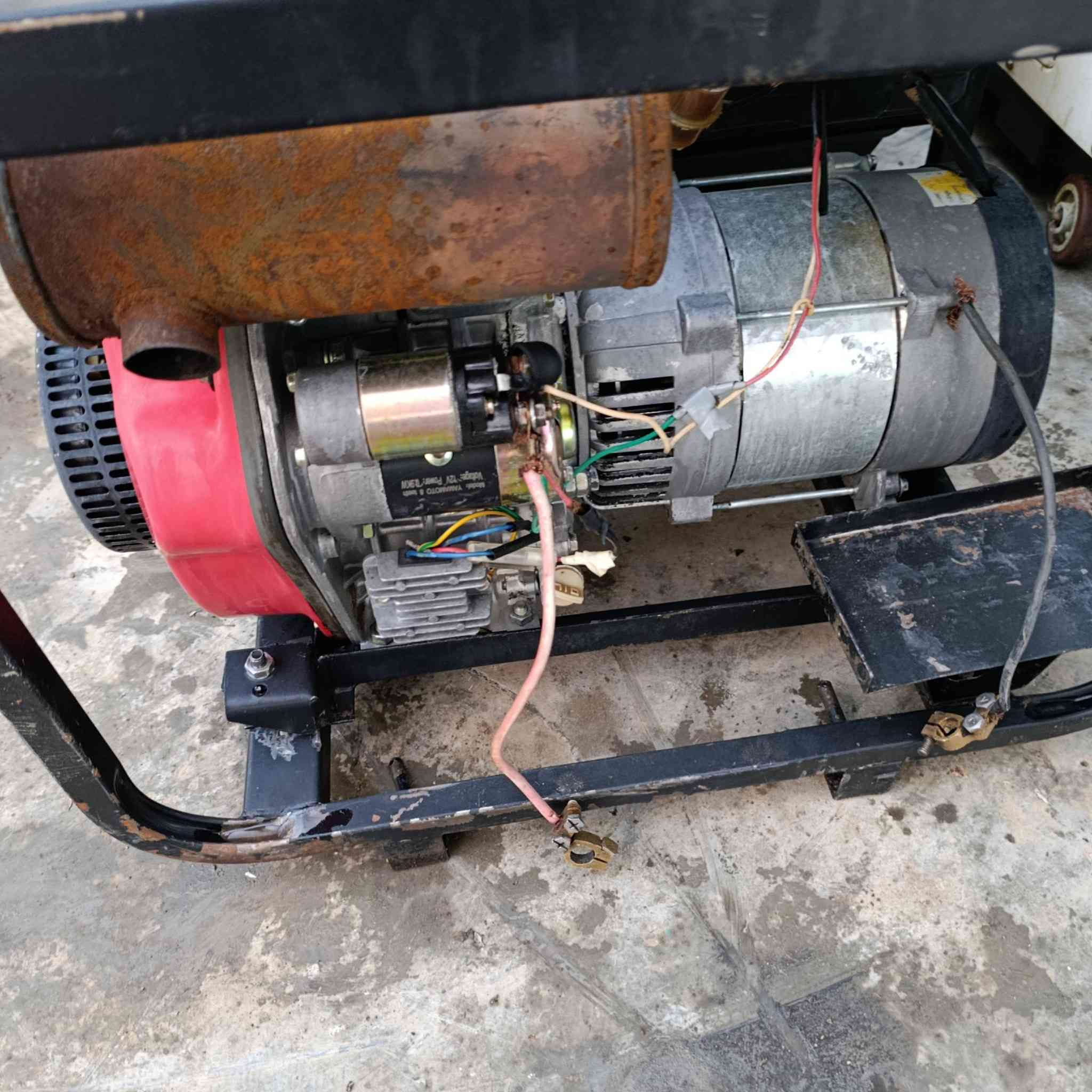 سلاوی خوداتان لێبێت ئەو مۆلیدەی بۆ فرۆشتن مۆلیدەکە هیچ کێشەو مشکیلەی نیە هەر بەرێزێک خوازیارە پەیوەندی بکات یا خود نامە بنێریت  
***********
***********
تێ بینی ناو نیشانم سـۆران بەرزێەوە
