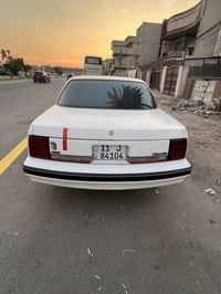 اولدز موبيل ١٩٩٠سياره جديده معنى الكلمه مصبوغ جنطه وقماره وبنيد بس عده...