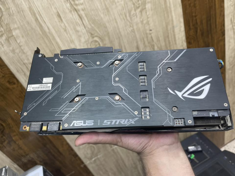 كرت شاشة متوفر توصيل 
يشغل كلشي باعلى اعدادات الترا FHD 
ايسوس روج ستريكس 1070ti 8gb  advanced يطحن 3060 8gb العادي بالاداء الخام بدون dlss وفرق النسخه  عن 1080 بالالعاب 5‎%‎ فقط يجي نسخة ادفانس النادرة بالرقاقه مالته وهو كله نادر  ببرانده وفئته ونظافته وادائه الي لمايعرف عن تفاصيله يبحث عنه 
مع كارتونه مالته بحالة ممتازه كامله كانما جديد وماوس باد سترـكس جديدة حجم كبير  للبيع ب 10 وية الكرت مجانناً 
كرت (بستيكر الشركة غير مفتوح )
كرت ثلج 
*********** واتس & اتصال 
فيس مهمل 🚨
بس الشراي يراسل او يتصل وضحت كل تفاصيل 
تعلق مراح اشوف تعليقك
