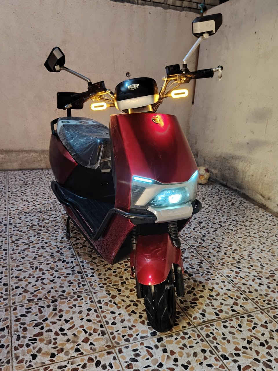 سلام عليكم دراجه شحن للبيع دراجه توها طالعه من المعرض دراجه 6 بطاريات دبل نضافه فول فول كفاله عامه دراجه سرعتها 65 حقيقيه وسعره خاص مفتوح او *********** وبيه خير ويدلل
