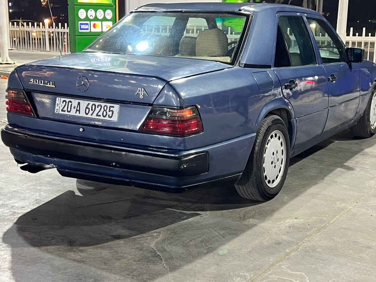 للبيع مارسيدس دب 88السعر 42 بيهه مجال للشراي هاتف ***********
