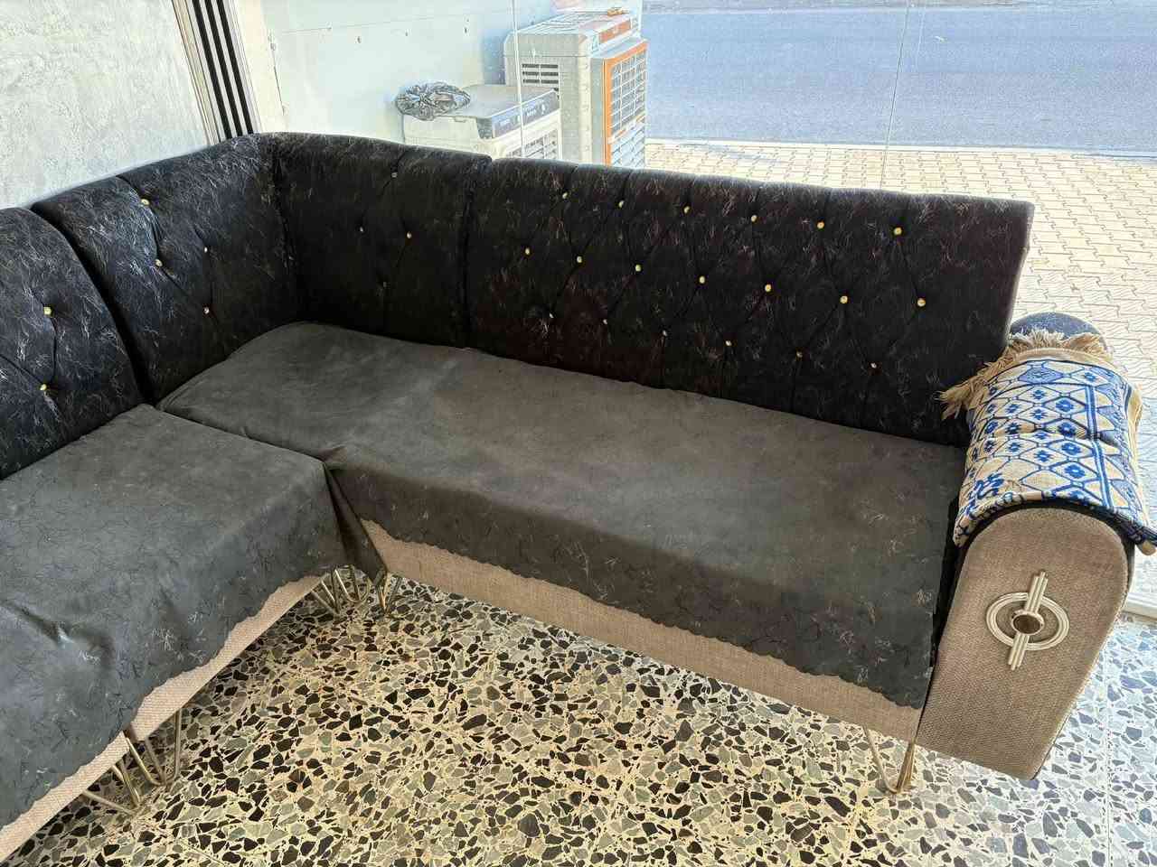 للبيع تخم مقاعد عشر 225 سبلت ب350 مبرده ب 50 وعنوان فلوجه حي نزال رقم ***********  للإستفسار
