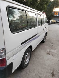 لبيع نيسان 2010جهازه 135رقم تلفون 07776693658