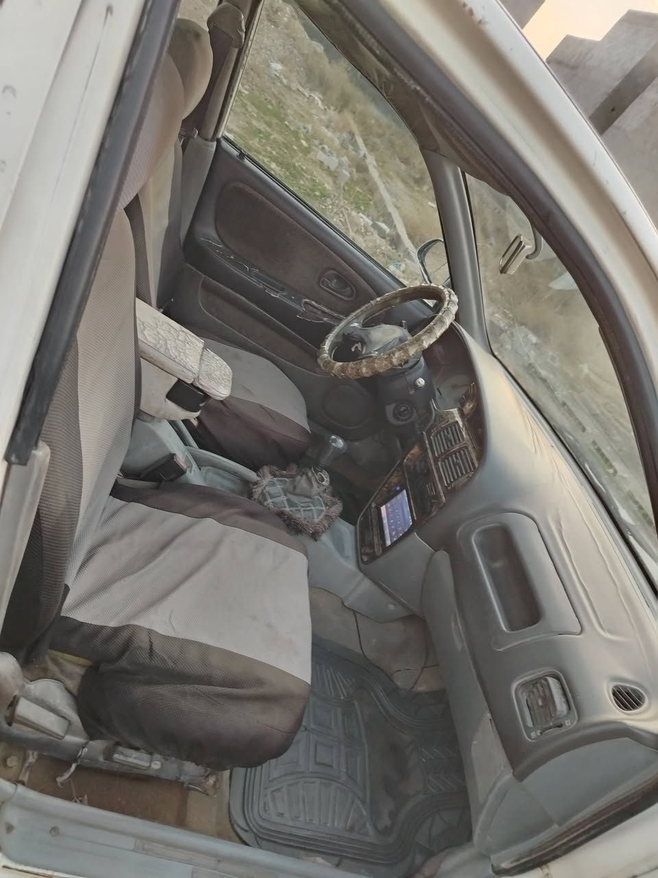 السلام عليكم للبيع براتون 2002 مال نواب ضباط محرك كير شرط  والباقي شوف العين السعر 17  وبيه مجال للستفسار *********** المكان سامراء
