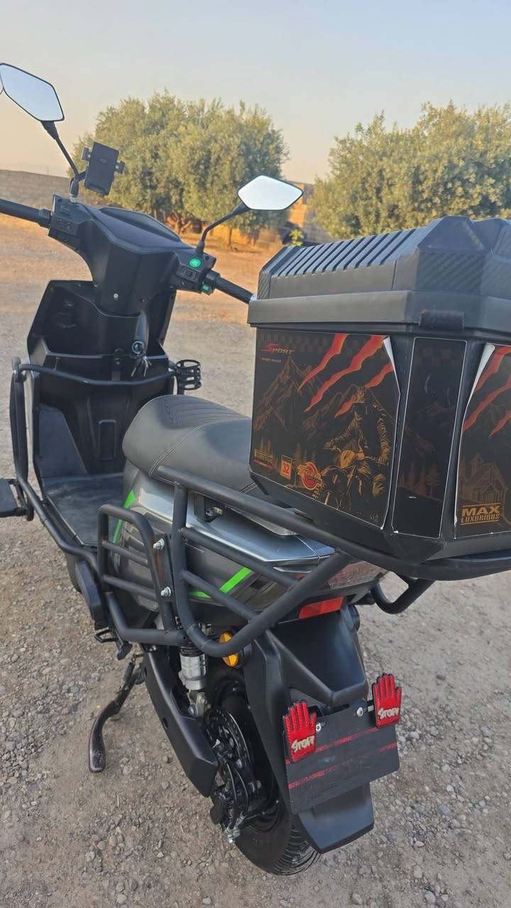 ماطور سكنس للبيع بطاريات 11ونص فولط شرط 
وفول مواصفات تاخذو شرط الفحص 
سعر 850وبي مجال رقم الهاتف  ***********
