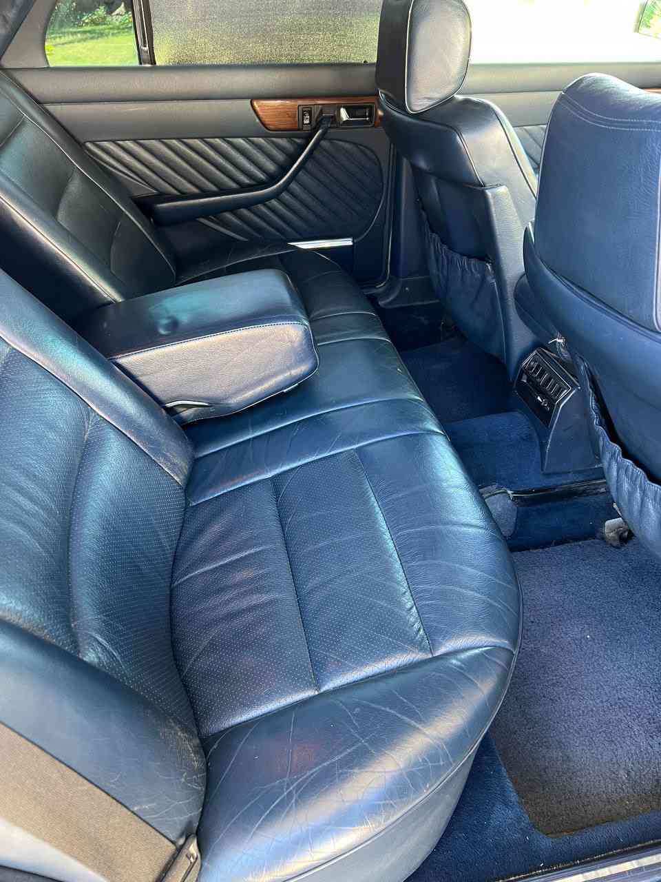 السلام عليكم  جامبو300قبق اسود كير مكينه جدد تبريد شغال حداديه حلوه كشن كهربا ء  تحكم لايت كهرباء دبل اريل دبل فيت بم دبل مروحه سياره بدون فتحه مصبوغه عام بدون حادث نضيفه كلش مكاني بابل. غير متواجد ع نت والي ماعده رصيد بس يرمش اخابره. مامتواجد ع نت سعره82وبيه مجال ***********
