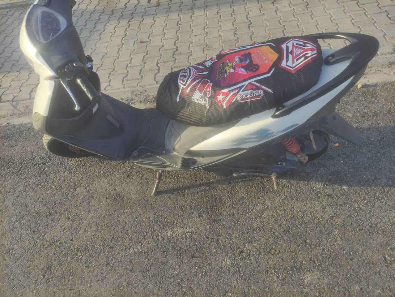 ماكس عدله لبيع السعر 500 وبيه مجال 
الدراجه نضيفه كلشي ماعيزه 
الدراجه عوزه بس سلف فقط 
***********
