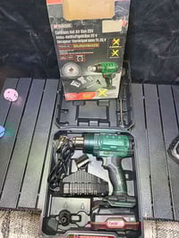 هيدكان شحن جديد مع البطارية والشاحنة ٧٠٠٠٠ فارغ ٣٥٠٠٠ يوجد توصيل ٠٧٧٠٢...