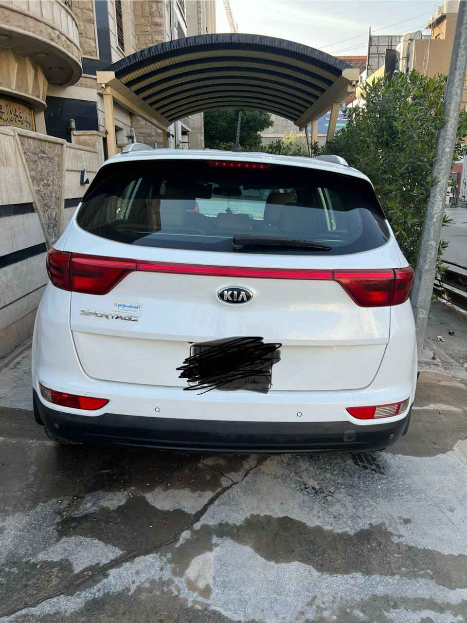 السلام عليكم       مكفوله من الصبغ  بدون بارد
كيا سبورتج 2018 خليجي 
ماشيه 133 الف
شاشه  كامره 360 
صدر امامي خلفي جديد 
تخم تايرات جداد 
لايت زنون بلوجكترات زنون 
اناره سستم داخليه 
كشنات جلد. 
اشاير مري  
السعر 177 مكان السيارة المنصور
‭٠٧٩٠ ٣٧١ ٧٦٥٣
