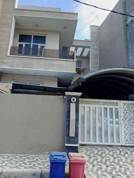 بسم الله الرحمن الرحيم 
للبيع بيت  مساحة 120م  ملك صرف قاطين  السعر 190   التحرير. دور الضباط 
4غرف نوم  واستقبال وصاله ومطبخ  ومنور وصحيات غربي وشرقي بالطابق الاول والثاني وطرمه كراج سيارة 
بناء حديث  ***********
ابوسيف
