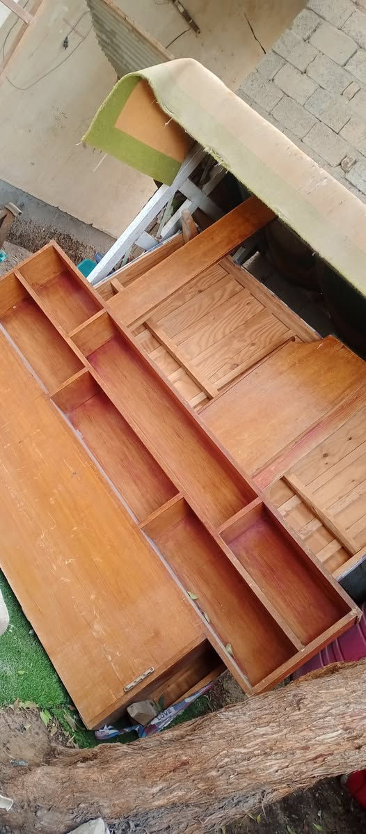 جربايه ام النفرين الخشب القديم القوي وياهه التاج مالتهه اوياهه مندر تعبان مو كلش نضيف للبيع ب 50
رقم الهاتف ***********
