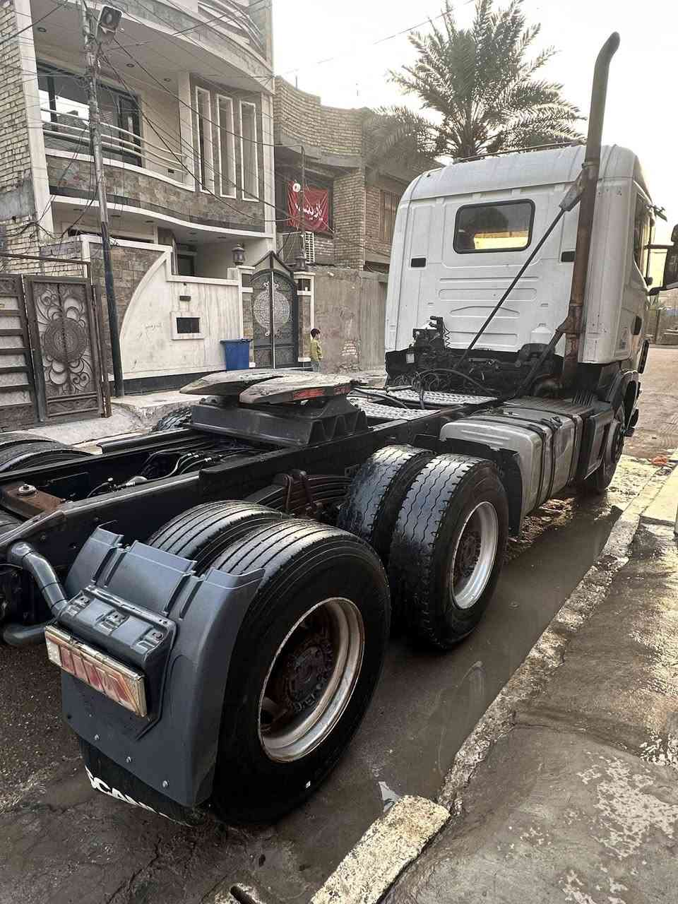 السلام عليكم سكانيا سكس بلادي 2002 مكينة 420 انجكتر تخم تاير  رقم مثنى قلاب سيارة جاهزة للعمل للاتصال : ***********
