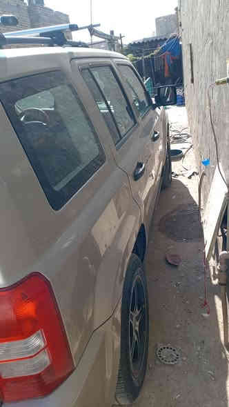 للبيع سيارة جيب باتريوت السيارة جديد مكفوله من العيب الشرعي والظربه القويه بيه قطع صبغ اثر جراد  موديل 2009 رقم بغداد حجم المحرك 2400 مداور ميسان بيه وكاله عامه  السعر 95 بيه مجال قليل  العنوان ميسان حي العسكري ***********
