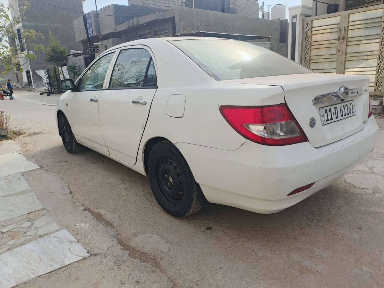 سلام وعليكم بي وايدي F3 2011
سياره جاهزه تخم تاير جواها سياره نصبتها حلوه غررفتها نضيفه سياره بيها طخه ومامصلها بين البابين جهت العبري مكان دوره ابدشير. سعر 48
رقم ***********
