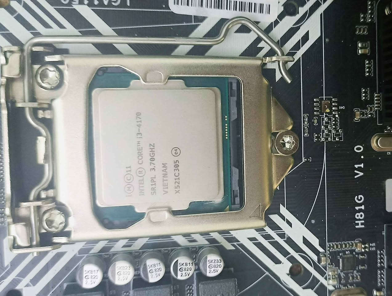 بورد h81 جديد مع الملحقات 
رامات 4+4 g
معالج كور i3 جيل رابع 
السعر 70 الف بغداد, العراق


**إذا كنت صاحب هذا الإعلان وتريد حذفه لأي سبب، رجاءا أرسل رسالة إلى الدعم الفني**