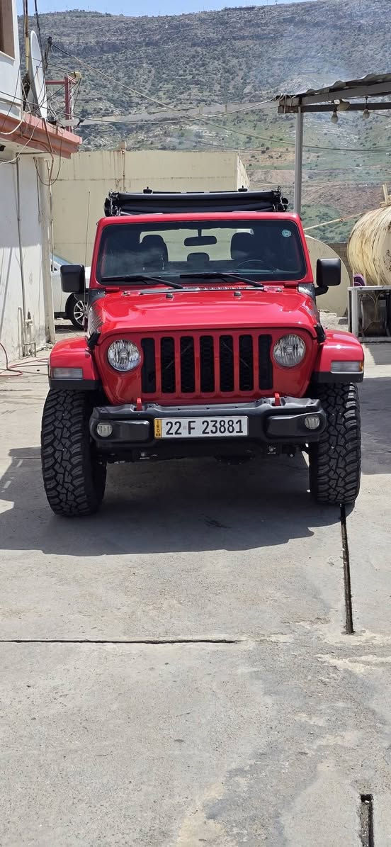 Jeep gladiator 2020 جيب گلادياتور
مكينة ٦ بستن
گير عادي
دبل اكسل
ماشية فقط ٦٤ مايل

مواصفات sport
اربع جام كهربائي
شاشة صغيرة
دبل Fox اوفرود 
سقف و صندوق جادر

حادث مرفق بالصور بدون دواخل بدون بجم 
اربع مكان بگد شبر بخ و ثلاث شبر تعديل بارد
صور سونار مرفق بالصور (اصفر تعديل بارد و احمر بخ)
برشوت سيستم

گير محرك كهربائيات ب شرط 
سيارة ب اسمي

مكان سيارة دهوك و اربيل
سعر207

***********
